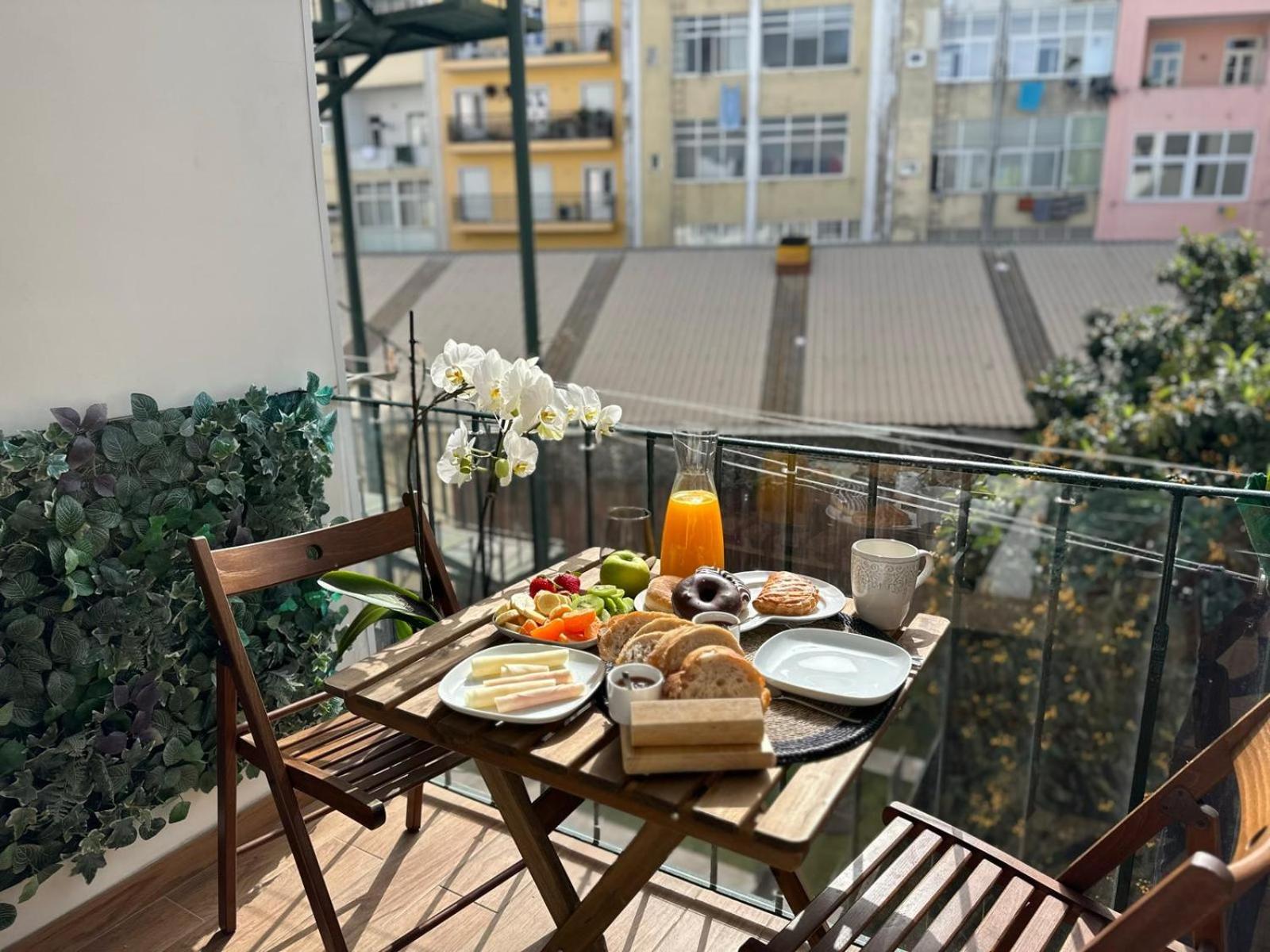 Grande Com Varanda E Vista A Privatunterkunft Lissabon